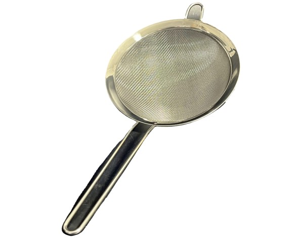 ECUMOIRE EN INOX CREUSE 18 CM