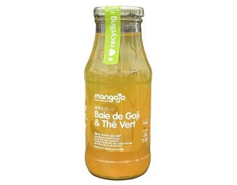 BOISSON AU THE VERT ET BAIE DE GOJI